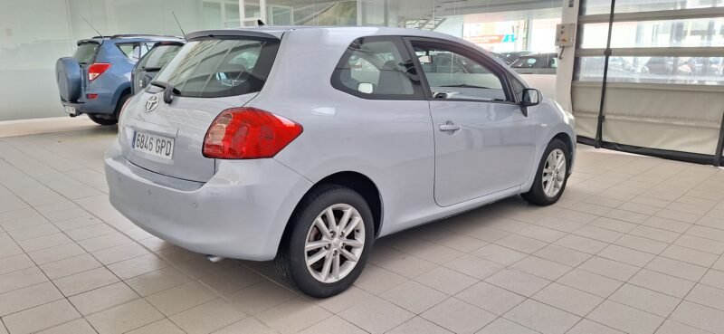 TOYOTA AURIS 2.0 D4D