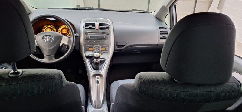 TOYOTA AURIS 2.0 D4D