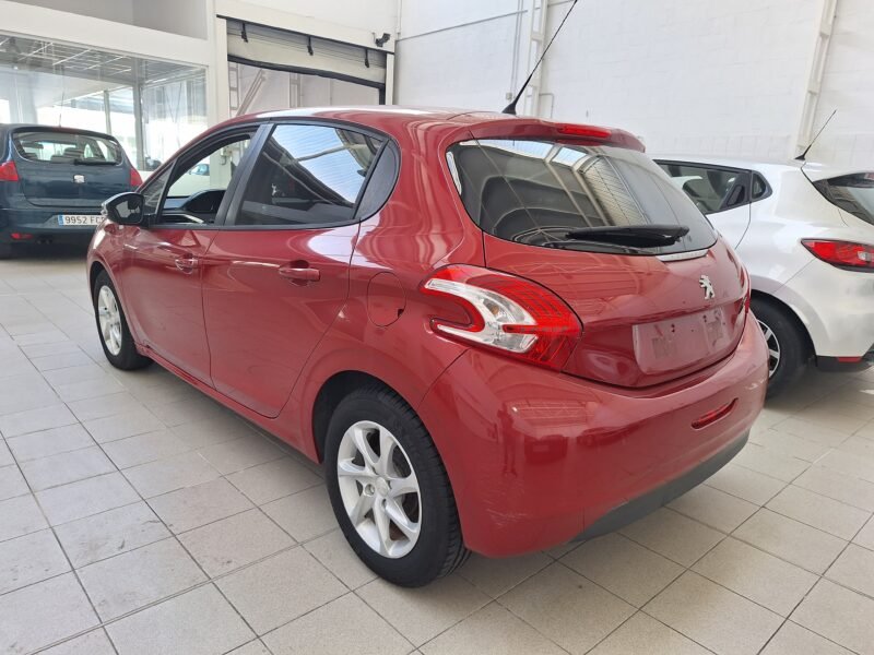 PEUGEOT 208 1.2 e-VTi Style