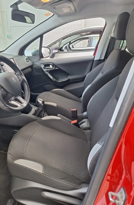 PEUGEOT 208 1.2 e-VTi Style