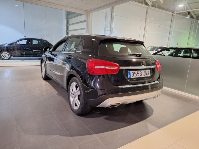 MERCEDES-BENZ GLA 220CDI