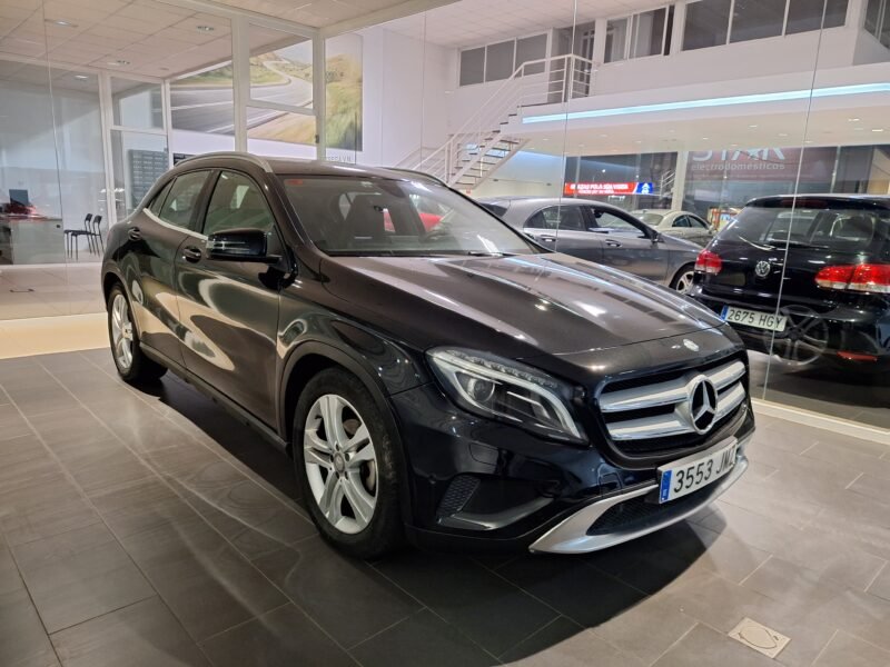 MERCEDES-BENZ GLA 220CDI